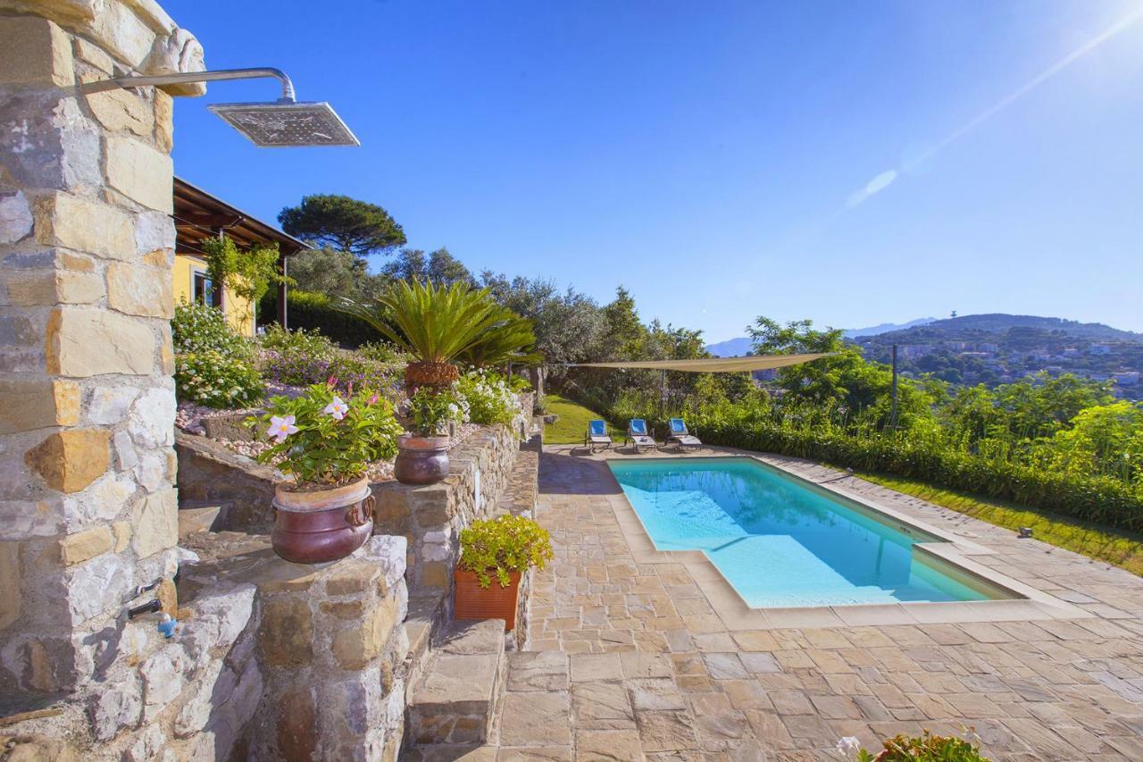 Amore Rentals - Villa Dei Galli SantʼAgata sui Due Golfi Exterior foto